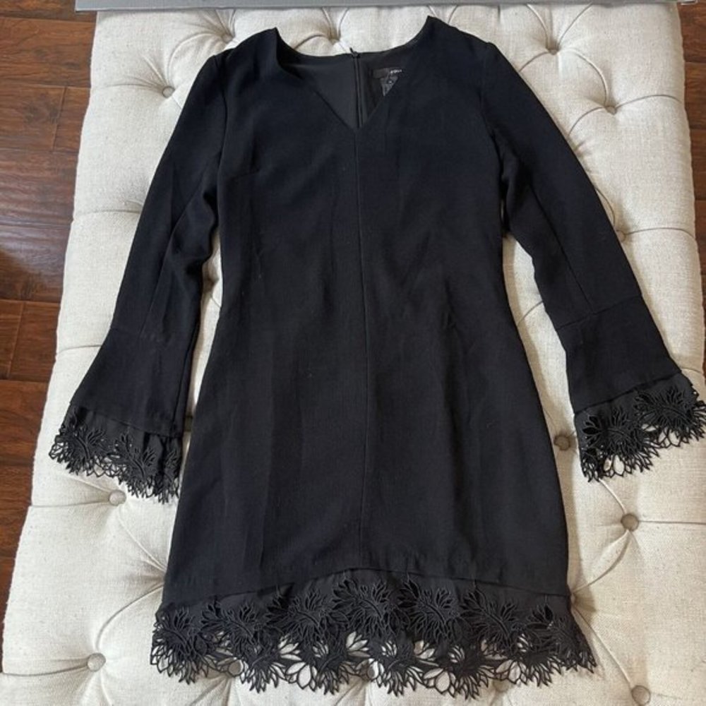 Aqua Women's Dress Mini Black Size M V Neck Flare Sleeve Lace Trim Zip NWT